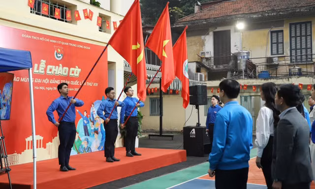 Trung ương Đoàn TNCS Hồ Chí Minh tổ chức Lễ chào cờ chào mừng Đại hội XIV của Đảng