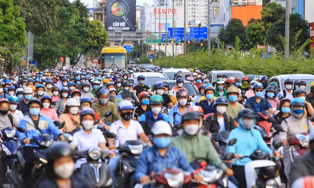 Xe máy ở Hà Nội, TP.HCM sẽ phải kiểm định khí thải từ năm 2027, áp dụng thế nào?