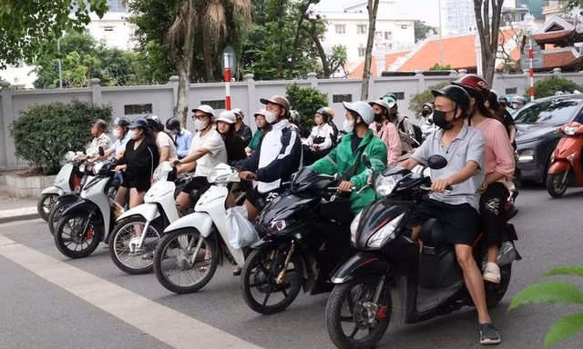 Hà Nội chưa thông qua đề án cấm xe máy xăng từ 1/7 theo giờ ở khu vực phố cổ