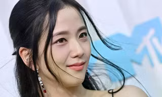 Jisoo (BlackPink) lao đao
