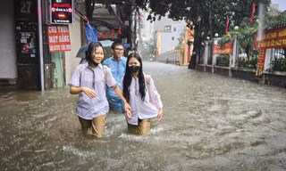 Chủ tịch Hà Nội giao Giám đốc Sở Giáo dục đảm bảo tuyệt đối an toàn cho học sinh 