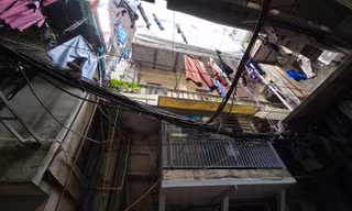 Công trình chồng tầng trái phép sát hồ Gươm bị phạt hơn 100 triệu đồng, không tự tháo dỡ sẽ cưỡng chế