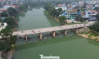 Cận cảnh cầu Gia Bẩy trước khi được xây mới 
