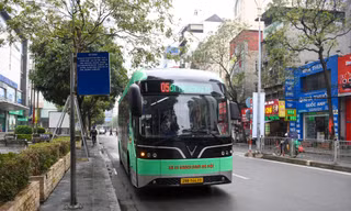 Hà Nội: Thí điểm tuyến buýt điện phục vụ người dân thăm quan khu vực Hoàn Kiếm, Ba Đình