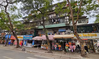 Chung cư cũ ở Hà Nội như 'quả bom nổ chậm'