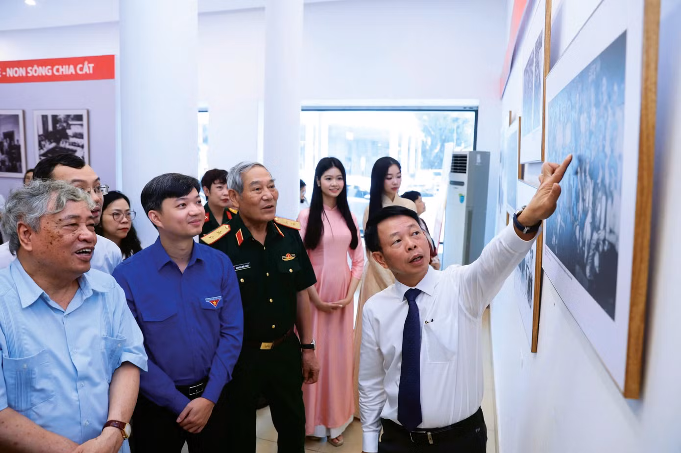 anh-1-trien-lam.jpg
