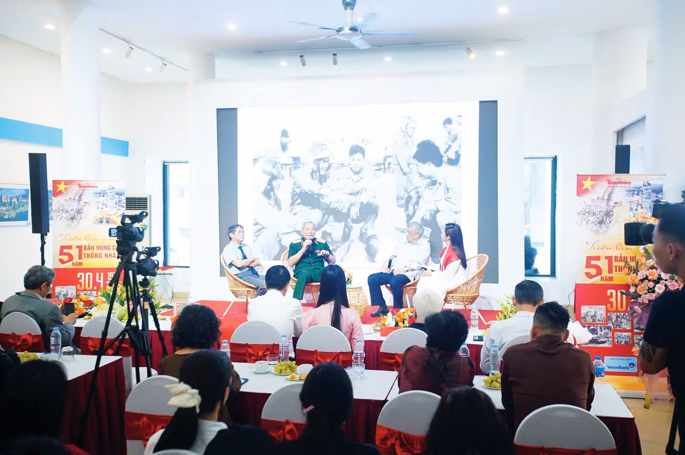anh-2-talkshow-1.jpg