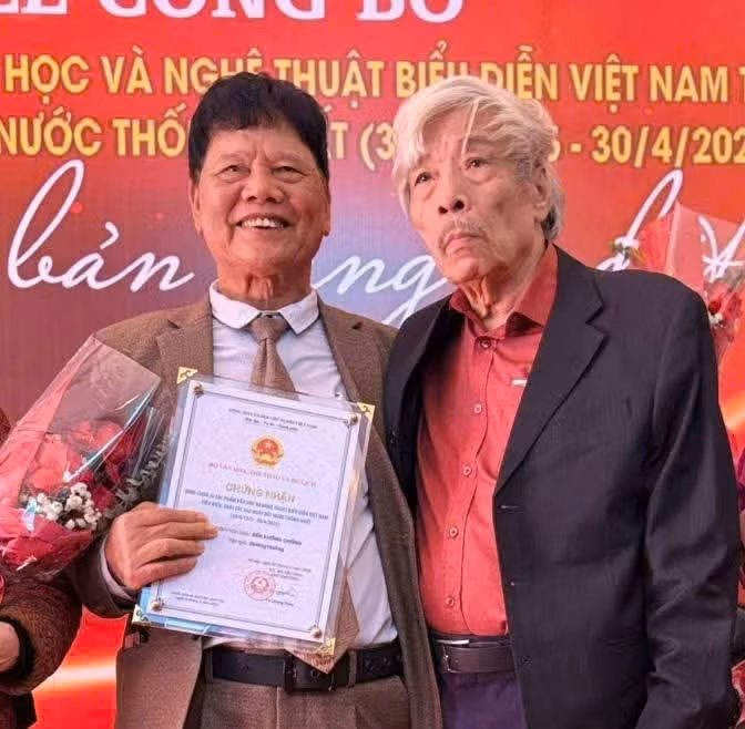 duong-huong-trai-va-bao-ninh.jpg