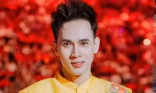 Ca sĩ Nguyên Vũ khác người