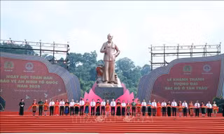 [ẢNH] Tổng Bí thư Tô Lâm dự Lễ khánh thành Tượng đài ‘Bác Hồ ở Tân Trào’