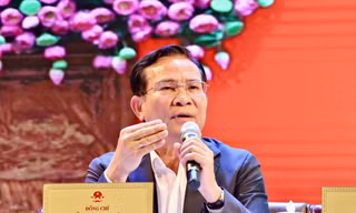 Ông Hồ Văn Mười - Chủ tịch UBND tỉnh Lâm Đồng, phát biểu.
