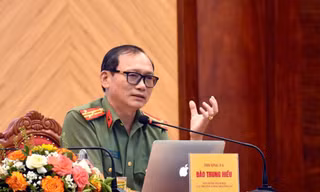Chuyên gia tội phạm học nói về hiệu ứng tâm lý khiến một số người nổi tiếng 'bất chấp' bảo vệ NTK Công Trí