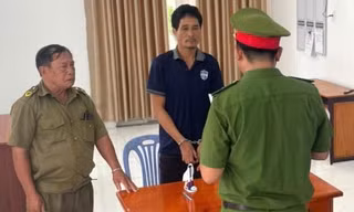 Bắt tạm giam đối tượng hiếp dâm cháu gái ruột 12 tuổi