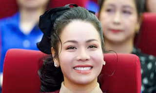 Nhật Kim Anh chuyển một tỷ đồng, Hồ Ngọc Hà góp 500 triệu đồng