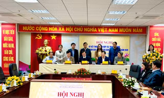 Các cơ quan báo chí ký hợp tác truyền thông năm 2026.