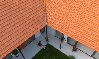 Thiết kế nhà cấp 4 hiện đại vẫn giữ được vườn và ao phía trước