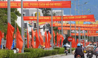 Điện Biên cắt giảm hoa, văn nghệ chào mừng Đại hội Đảng