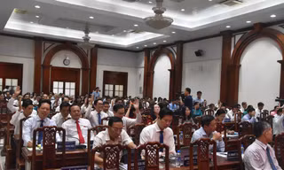 Quang cảnh kỳ họp.