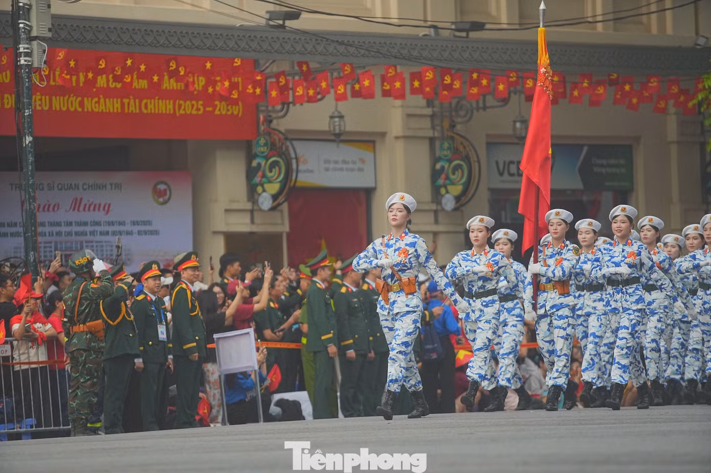 tp-nusiquan27.jpg