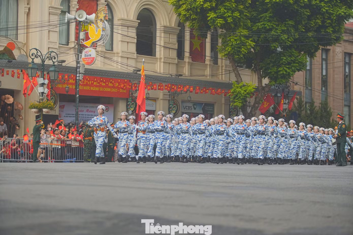 tp-nusiquan28.jpg