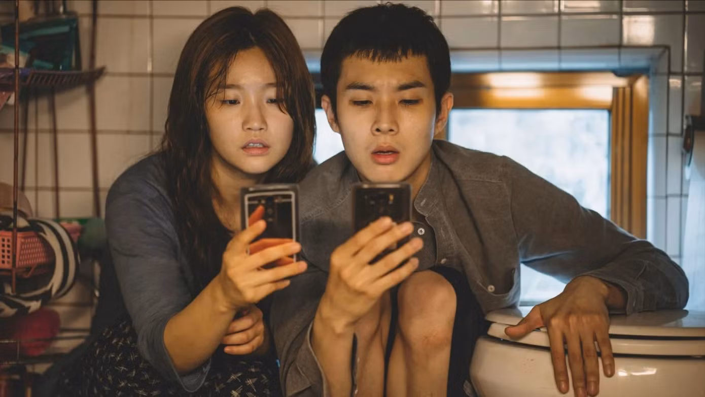 parasite-ki-jung-kim-so-dam-park-and-ki-woo-park-woo-sik-choi-in-parasite-rgbw-36.jpg
