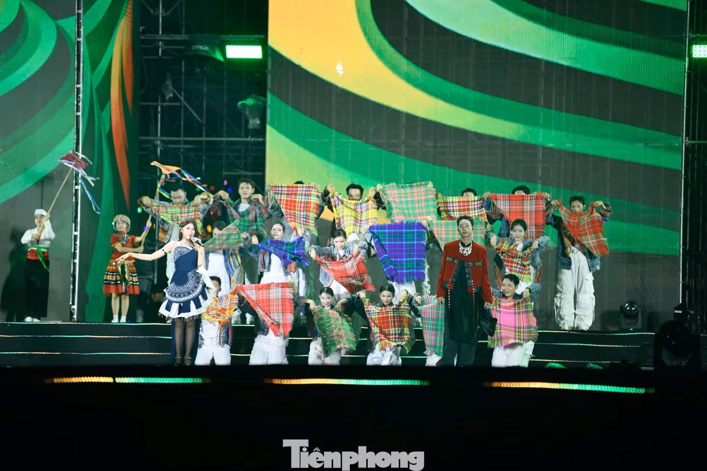 tp-concert2.jpg