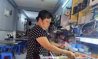 Bão giá ập đến, quán xá lao đao
