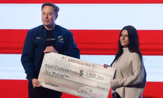 Elon Musk bị cáo buộc chi 1 triệu USD để 'mua phiếu' 