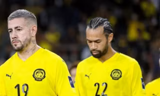 Tuyển thủ Malaysia về nước, tìm cách giải cứu bản thân sau bê bối bị FIFA treo giò