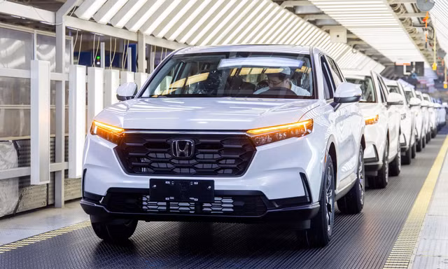 Honda CR-V vượt mặt 'vua doanh số' của Toyota