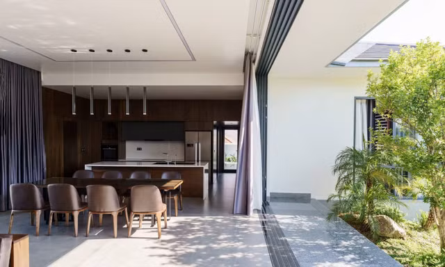 Căn nhà ngoại ô 'xoá nhoà' khoảng cách 3 thế hệ