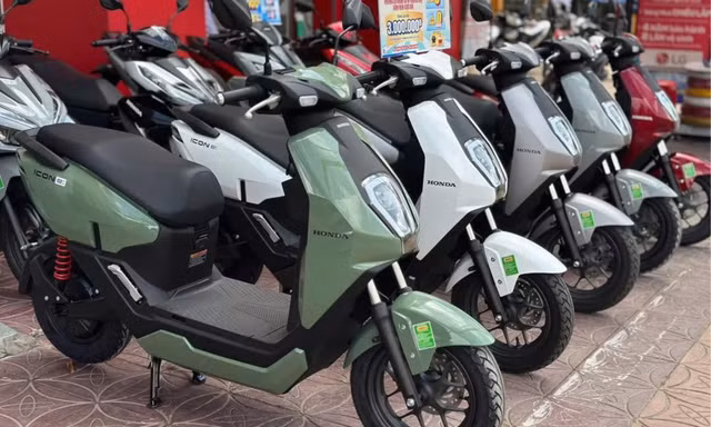 Xe máy điện Nhật liên tục giảm giá để cạnh tranh