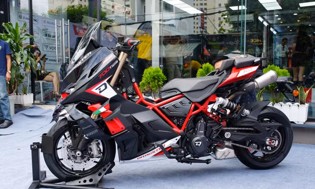 Siêu mô tô Italjet Dragster 700 đầu tiên về Việt Nam, giá ngang ô tô cỡ nhỏ