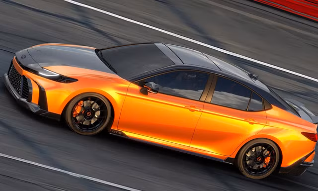 Toyota hé lộ Camry phiên bản đường đua