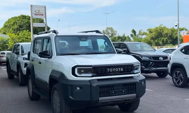 Xem trước Toyota Land Cruiser FJ vừa về đại lý ở Việt Nam