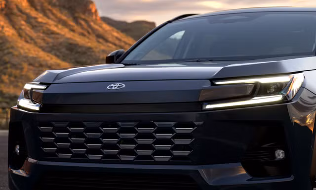 Mẫu SUV hybrid của Toyota gây sốt, đơn hàng chờ mua dài như siêu xe