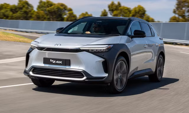 Kế hoạch xe điện của Toyota bị ảnh hưởng