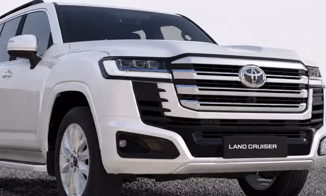 Mẫu Toyota Land Cruiser mạnh nhất lịch sử chốt giá hơn 4,7 tỷ đồng tại Việt Nam