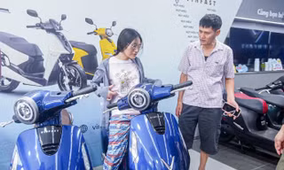 Nhiều người chuyển sang xe điện