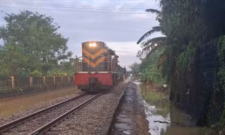 Thông tuyến đường sắt Bắc - Nam qua Huế sau 3 ngày gián đoạn