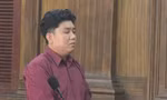 Hồ Nguyễn Nhật Huy tại phiên tòa.