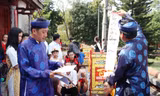 Vào Đại nội Huế trải nghiệm trò chơi Tết chốn Cung đình xưa