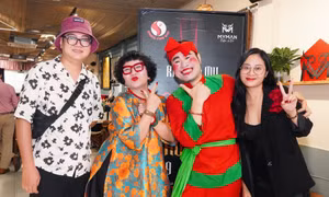 Thơ khác và nhạc chạm