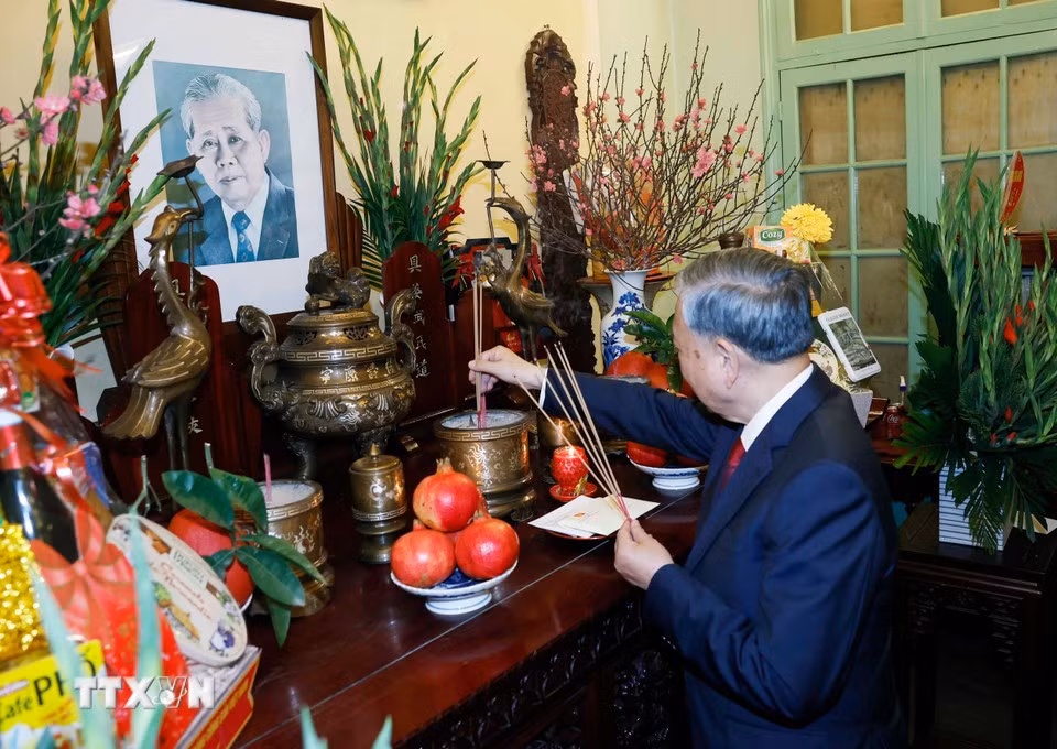 tong-bi-thu-thap-huong-tuong-nho-cac-dong-chi-lanh-dao-dang-nha-nuoc-da-tu-tran.jpg
