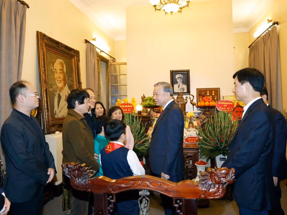 tong-bi-thu-thap-huong-tuong-nho-cac-dong-chi-lanh-dao-dang-nha-nuoc-da-tu-tran8.jpg