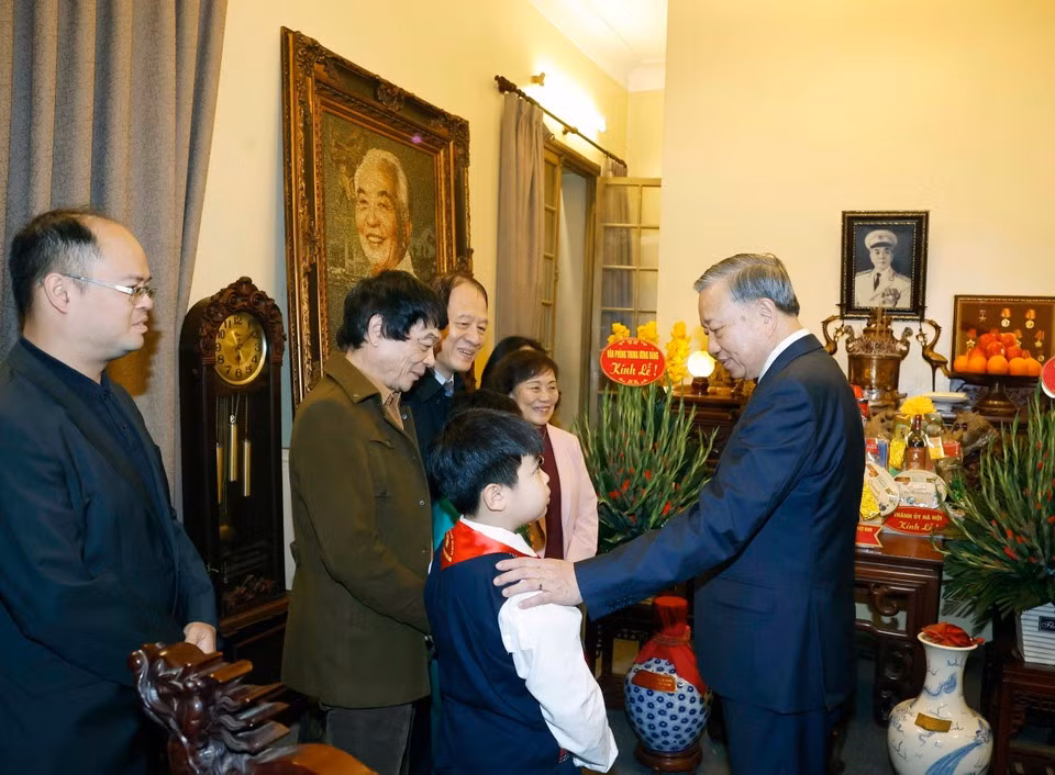 tong-bi-thu-thap-huong-tuong-nho-cac-dong-chi-lanh-dao-dang-nha-nuoc-da-tu-tran11.jpg