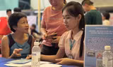 Khi tấm bằng đại học danh giá không còn đảm bảo được việc làm