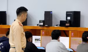 Giấy phép lái xe ô tô quá hạn dưới 30 ngày không phải thi lại lý thuyết