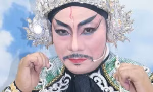 Nghệ sĩ Minh Hòa vẫn nguy kịch