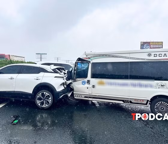 Vụ xe Lexus dừng giữa cao tốc, tài xế có bị xử lý hình sự?